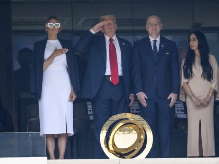 Nemaivăzut! Ce a adus Donald Trump la finala Mondialului Cluburilor și ce gest a făcut în timpul intonării imnului