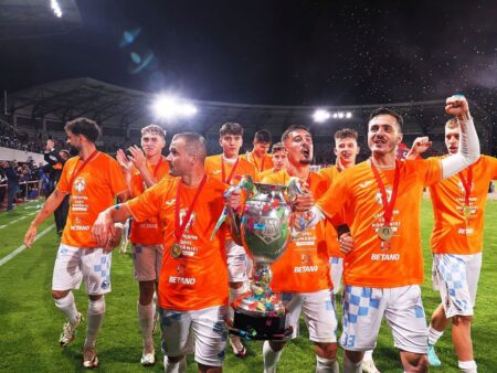 Titlu de impact! Corvinul Hunedoara a obținut dreptul de a PROMOVA în prima ligă