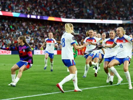 Anglia a surprins și a învins Spania în finala Campionatului European de fotbal feminin! Balonul de Aur a ratat lovitura de penalty decisivă.