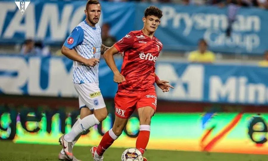 Raul Stanciu, în timpul evoluției sale pentru UTA Arad Rapid, în apropierea celui de-al cincilea transfer al verii » Jucător eligibil pentru regula „Under 21” din Serie A
