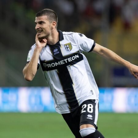 EXCLUSIV: Detalii despre acordul lui Valentin Mihăilă cu Lecce » Jackpotul câștigat de românul de la Parma + Gazzetta îl plasează printre „cele mai interesante cinci transferuri”!