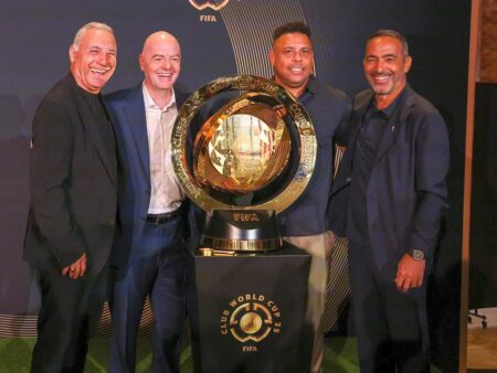 Stoichkov, Ronaldo, Gianni Infantino și un fost jucător al FCSB au deschis un birou FIFA în clădirea lui Donald Trump