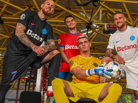 FCSB și-a lansat noile echipamente! Târnovanu, Alibec, Bîrligea și Șut, „modelele” campionilor