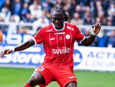 Dinamo începe negocierile pentru un fundaș din Ligue 1 » O nouă posibilitate de transfer pentru „câini”