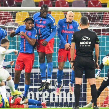Patru jucători NU au fost incluși în lotul FCSB pentru sezonul Superligii: cum arată lista finală.