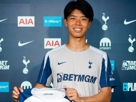 Concurență directă pentru Radu Drăgușin: Tottenham a făcut anunțul oficial