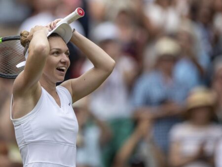 Bucuria copilăriei: Simona Halep, reuniune memorabilă la Wimbledon, în ziua finalei. Pe cine a întâlnit la șase ani după victoria sa.
