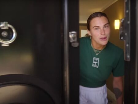 Turul casei lui Aryna Sabalenka » Liderul mondial și-a început aventura în vlogging, arătând locuința de la Wimbledon! Haos cu echipa!
