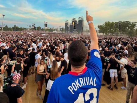 „Încălcarea memoriei miilor de victime”