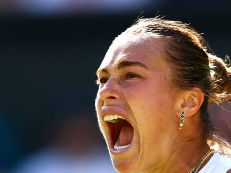 Cade mereu în picioare: Sabalenka este prima semifinalistă de la Wimbledon, după un meci dramatic. Ce recompensă a obținut în Londra