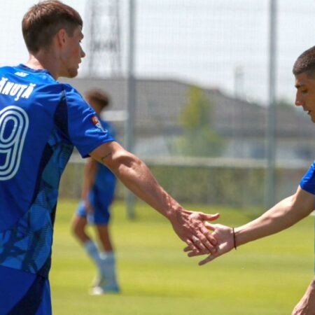 Transfer oficializat de FCU Craiova » Starul oltenilor a semnat: „Mult succes!”