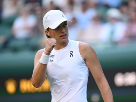 Demonstrație de forță din partea Iga Swiatek! Cvintupla câștigătoare de Grand Slam s-a calificat în sferturi după doar 65 de minute.