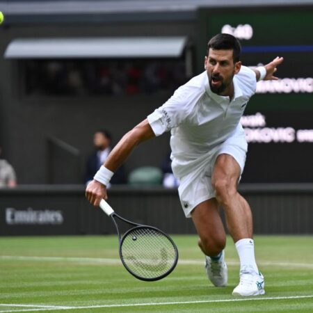 Întrebat despre asemănările dintre jocul său și al lui Jannik Sinner, Novak Djokovic a rememorat prima întâlnire cu liderul mondial: „Era slab și înalt”