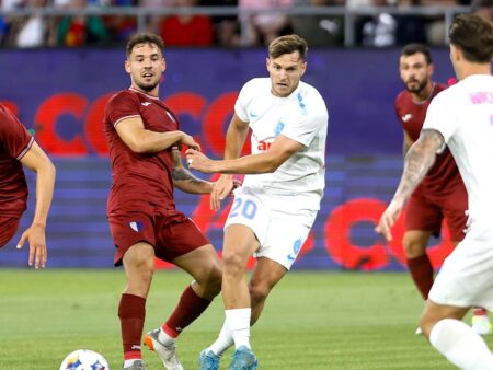 FCSB își schimbă sistemul în turul 3 al Ligii Campionilor » Tănase, Olaru și Politic concurează pentru un loc de titular