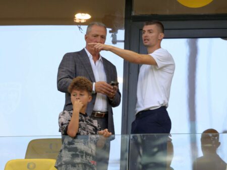Absent de la FCSB – Shkendija, a urmărit meciul din tribune împreună cu Teia Sponte