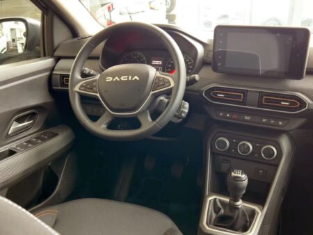 Noua mașină Dacia se apropie de lansare! Primele imagini captivante au fost „dezbătute” pe Internet.