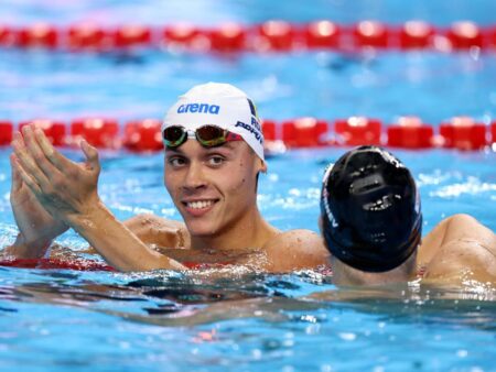Gestul lui David Popovici față de americanul Alexy, la câteva secunde după calificarea în finala de la 100 m liber