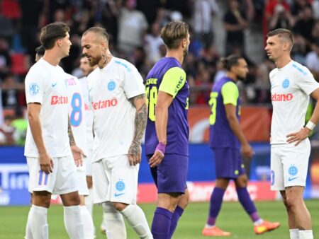 Probleme la FCSB și CFR Cluj! Ce s-a întâmplat cu VAR-ul în prima parte a meciului?
