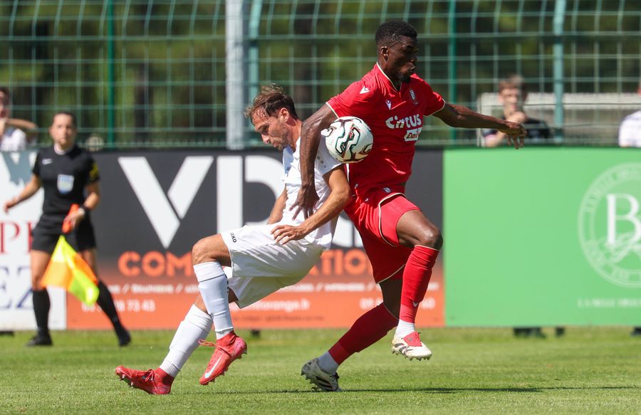Josue Homawoo, în ultimul amical al verii, cel contra lui Lens. Ce statut va avea Josue Homawoo la Standard Liege