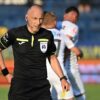 Titlu sugestiv: „Fault brutal la Slobozia – Csikszereda: Jucătorii șocați și-au pus mâinile în cap. Decizia arbitrului.”