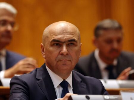 Guvernul Bolojan crește prețurile în fotbal! Mihai Rotaru a estimat costul suplimentar al unui bilet și își oferă un sfat pentru fani.