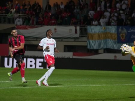 Iată o variantă alternativă pentru titlu:

„Evaluarea debutului celor patru recrutări de la Dinamo: notele lui Musi, Armstrong, Kyriakou și Karamoko!”