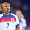 Și fetele cunosc fotbalul: ce s-a întâmplat cu jucătoarea care a lovit mingea cu capul la Euro 2025.