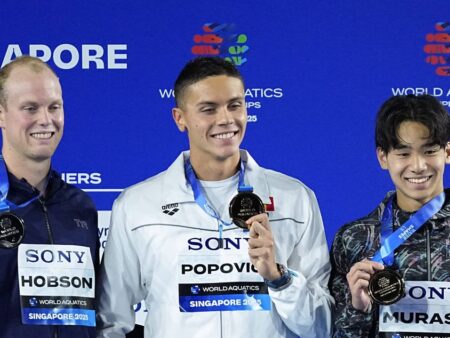 Reacția lui Luke Hobson după înfrângerea în fața lui David Popovici în finala de la Singapore