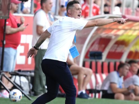Mirel Rădoi a spus cuvântul final după faultul ce a declanșat remontada echipei UTA: „Nu avea sens!”