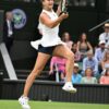 „Ce nebunie a fost!” Sabalenka, recunoscătoare: motivul pentru care se înclină în fața publicului de la Wimbledon după meciul cu Emma Răducanu.