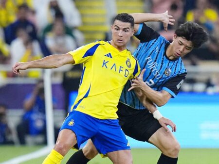 Dorit de Universitatea Craiova, fundașul central a semnat astăzi cu Tottenham și va concura cu Radu Drăgușin pentru un loc de titular!