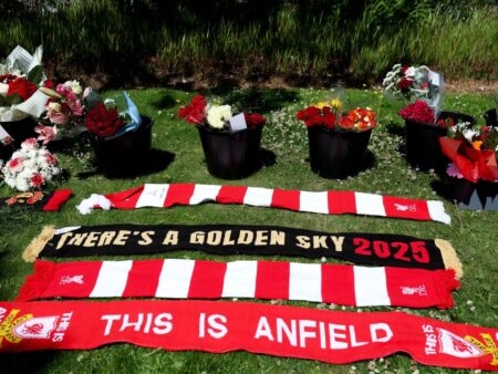 Diogo Jota, omagiat pe Anfield. Momente de la stadionul lui Liverpool după tragedia care a șocat fotbalul.