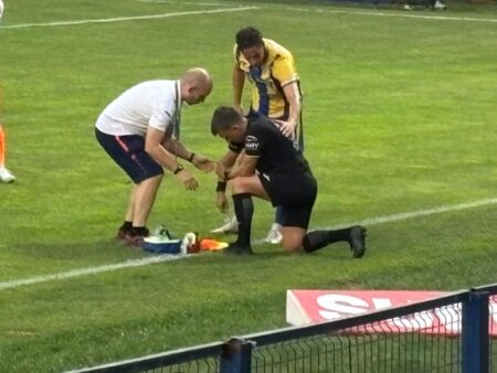 Accident șocant! Cum a ajuns Adrian Vornicu să își disloce cotul în meciul Metaloglobus – Petrolul