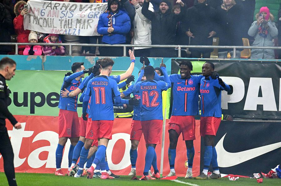 Jordan Gele sărbătorind golul cu Dinamo