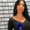 Înainte de Drita – FCSB, celebra jurnalistă a dezvăluit cum îi menține pe fotbaliști la distanță: „Știu că aș fi o sută!”
