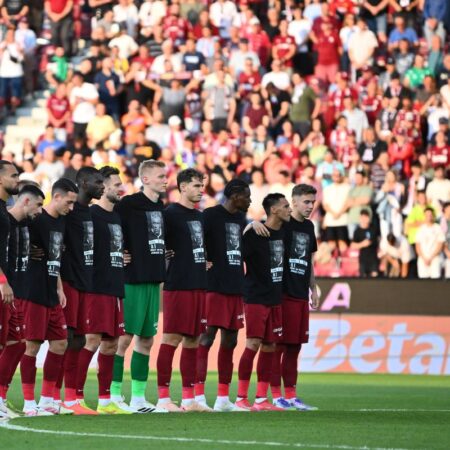 Moment solemn de reculegere înaintea meciului CFR Cluj