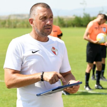 Kehinde Fatai a reușit un hat-trick și a învins-o pe FC Bacău la debutul în L2. Reacția lui Costel Enache.