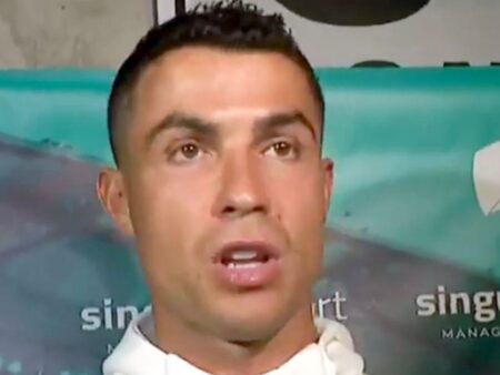 Supărat că nu a fost nominalizat? Reacția lui Cristiano Ronaldo la întrebarea despre Balonul de Aur.