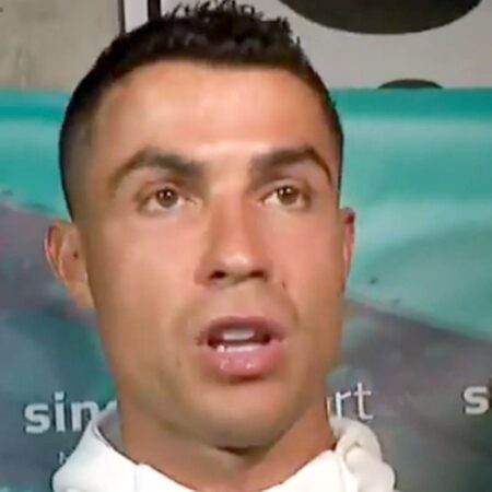 Supărat că nu a fost nominalizat? Reacția lui Cristiano Ronaldo la întrebarea despre Balonul de Aur.