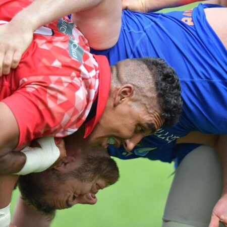 Se relucrează competiția națională de rugby: Timișoara și Dinamo dispută un meci restant.