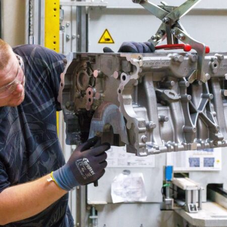 Un uriaș al industriei auto a pătruns pe piața din România: 3 fabrici în țară