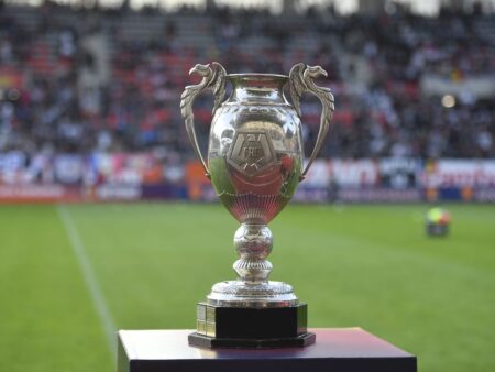 Cele 32 de echipe participante în play-off-ul Cupei României » 8 cluburi din Superligă intră în competiție: când se va desfășura tragerea?
