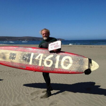 Povestea lui Dale Webster: 14.641 de zile nepătrunse pe placa de surfing » Rechini, pietre la rinichi și guacamole – „Disneyland-ul meu personal!”