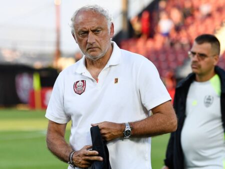 „În ultimele două luni, Mister a supravegheat constant echipa”