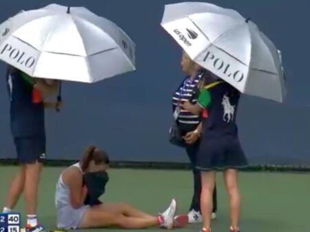 Abandon la US Open după doar 24 de minute: A plâns acoperindu-și fața cu un prosop