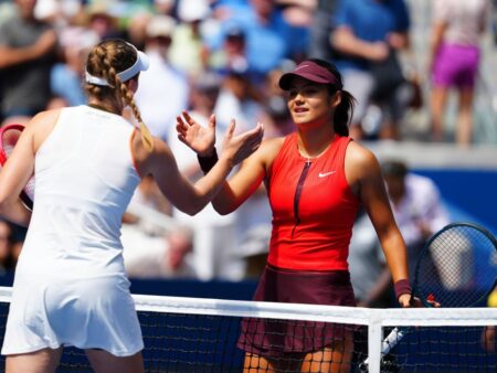 Emma Răducanu, înfrântă categoric de Elena Rybakina la US Open
