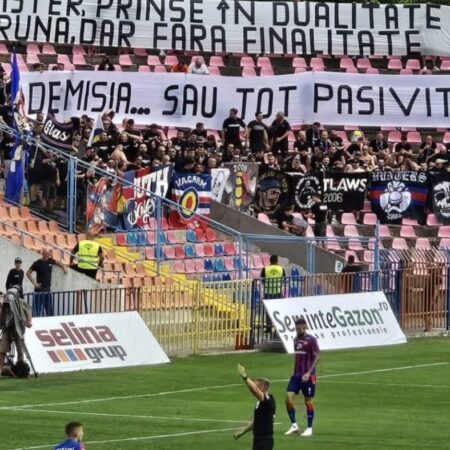 Proteste fără sfârșit » Peluza Sud a reacționat la apariția ministrului: „Demisia… Sau doar indiferență?”