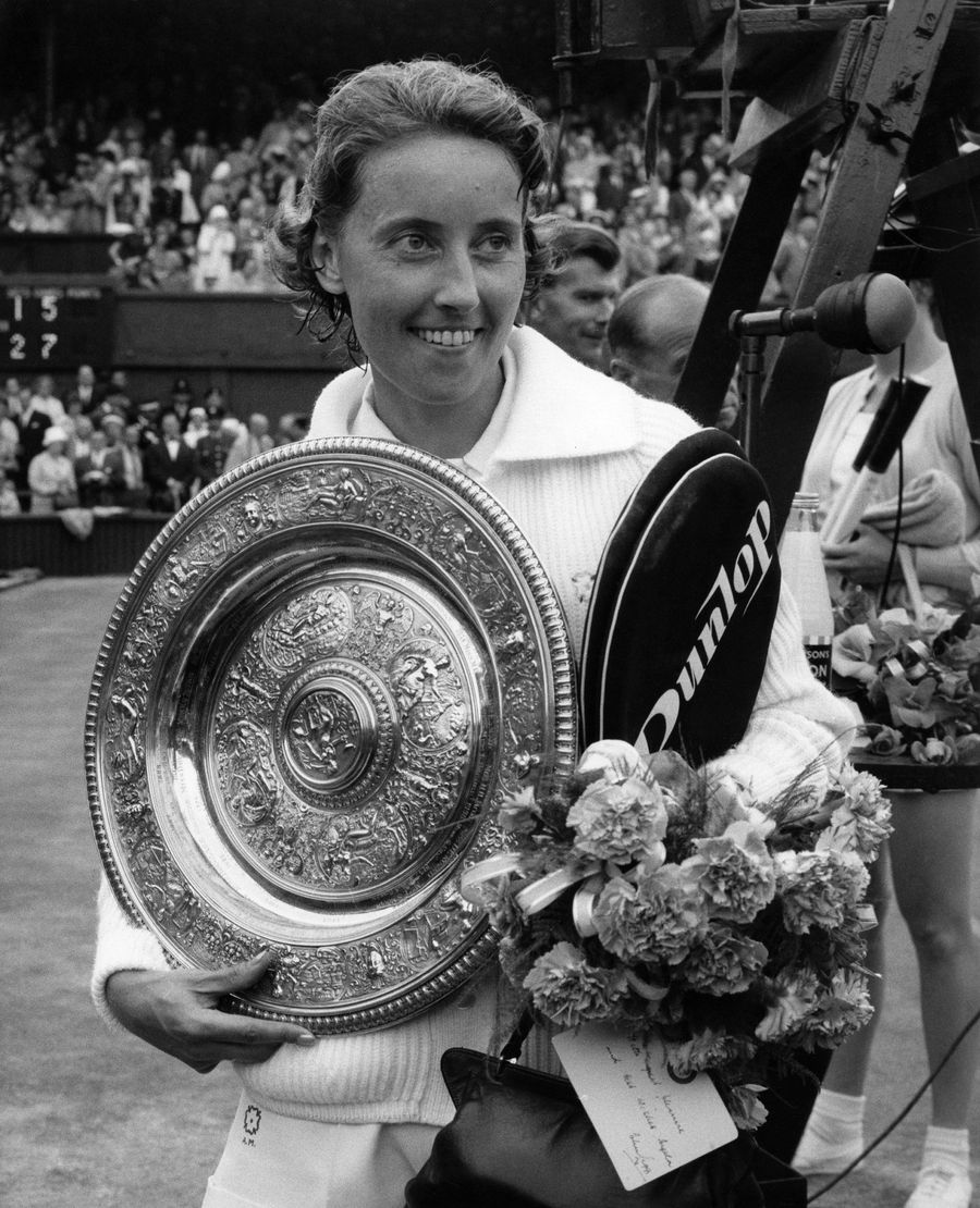 Angela Mortimer / FOTO: Imago „Nu auzeam arbitrul, doar îi citeam pe buze cuvintele” » A murit o triplă campioană de Grand Slam, cu o poveste aparte: „Refuza fustele, prefera pantalonii scurți”