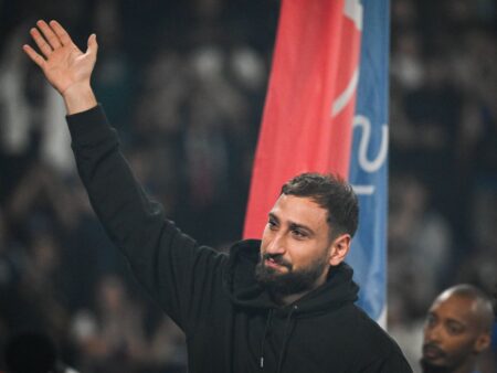 Despărțire emoționantă pentru Donnarumma » A fost însoțit de colegii de la PSG în fața suporterilor, aclamat de toți fanii!