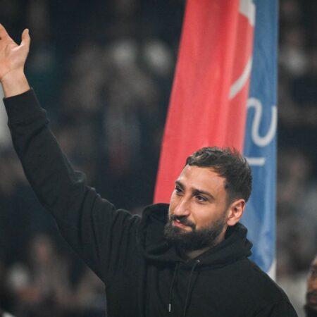 Despărțire emoționantă pentru Donnarumma » A fost însoțit de colegii de la PSG în fața suporterilor, aclamat de toți fanii!